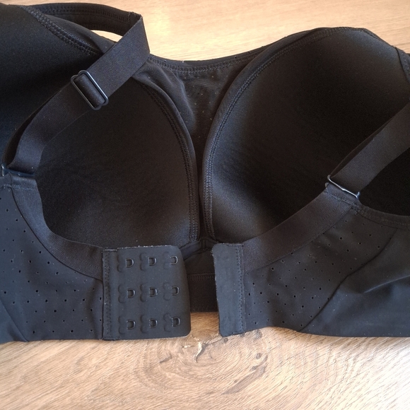 Lululemon Run Times High Support Bra in Black - Picture 9 of 11
